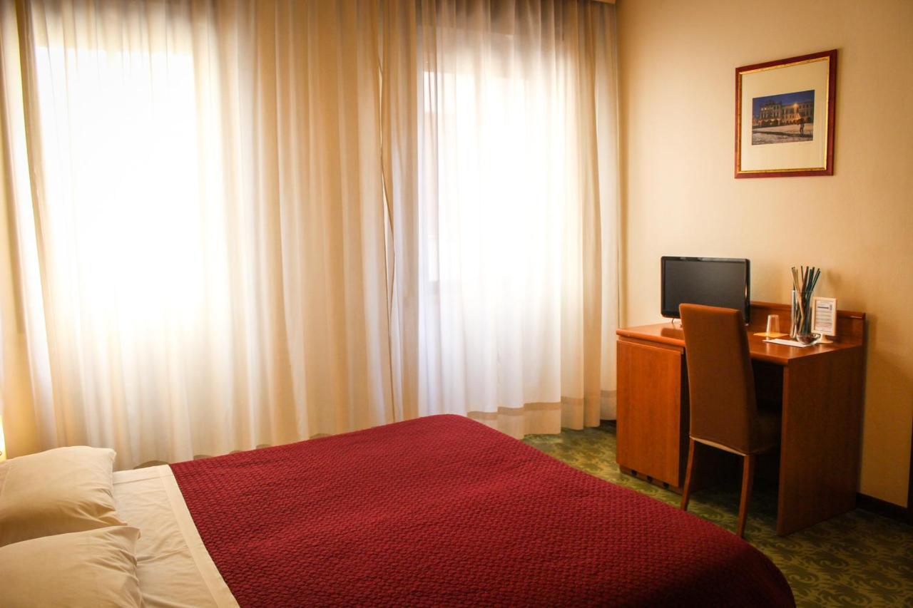 Hotel Centrale Есте Екстер'єр фото