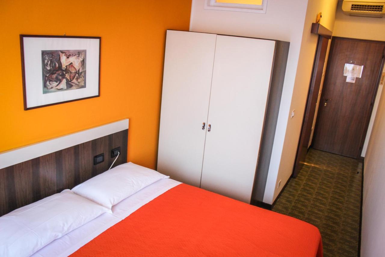 Hotel Centrale Есте Екстер'єр фото